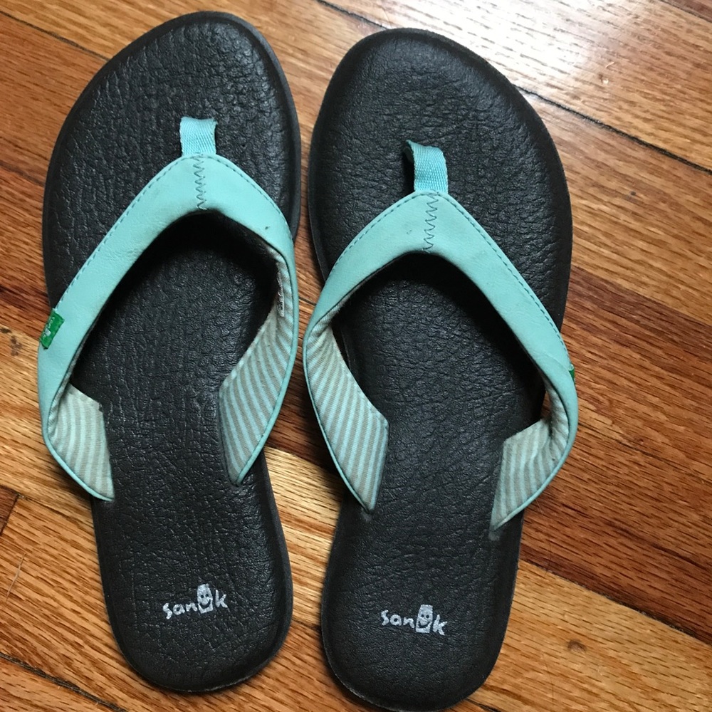 Sanuk flip flops